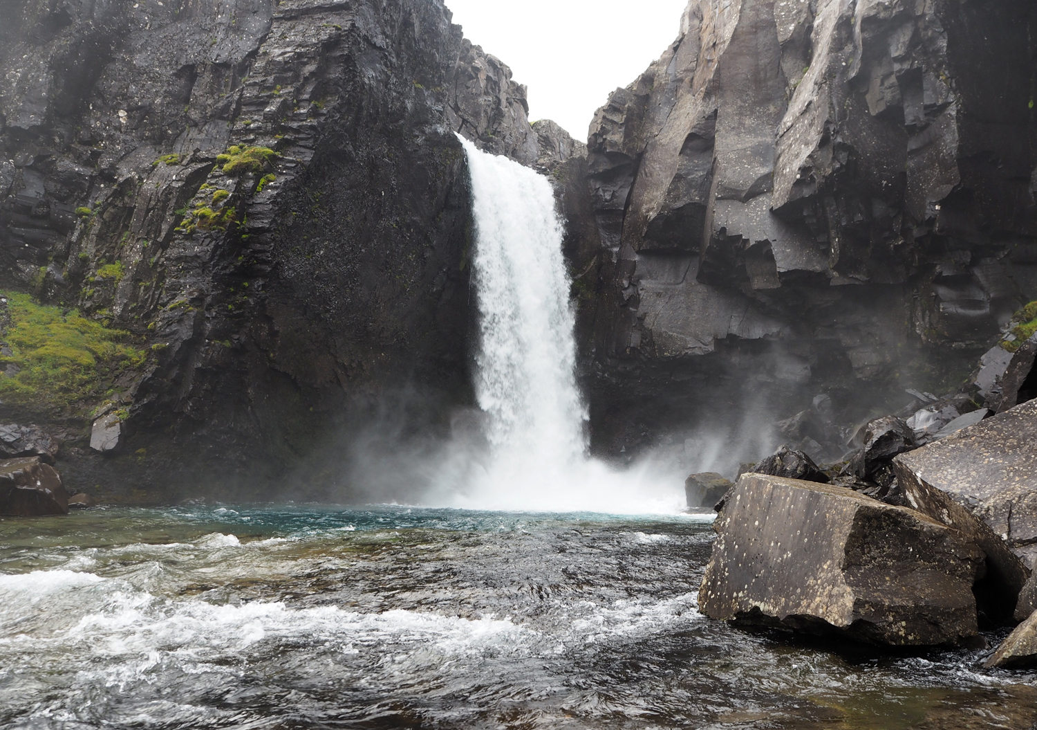 Heiße Quellen Islands - Wasserfall Laugarfell